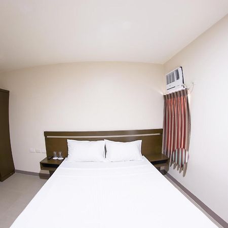 Emerald Suites Cdo Cagayan de Oro Room photo