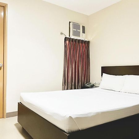 Emerald Suites Cdo Cagayan de Oro Room photo