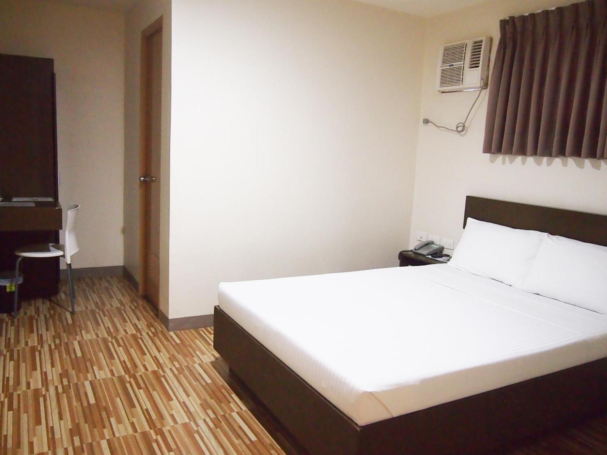 Emerald Suites Cdo Cagayan de Oro Exterior photo