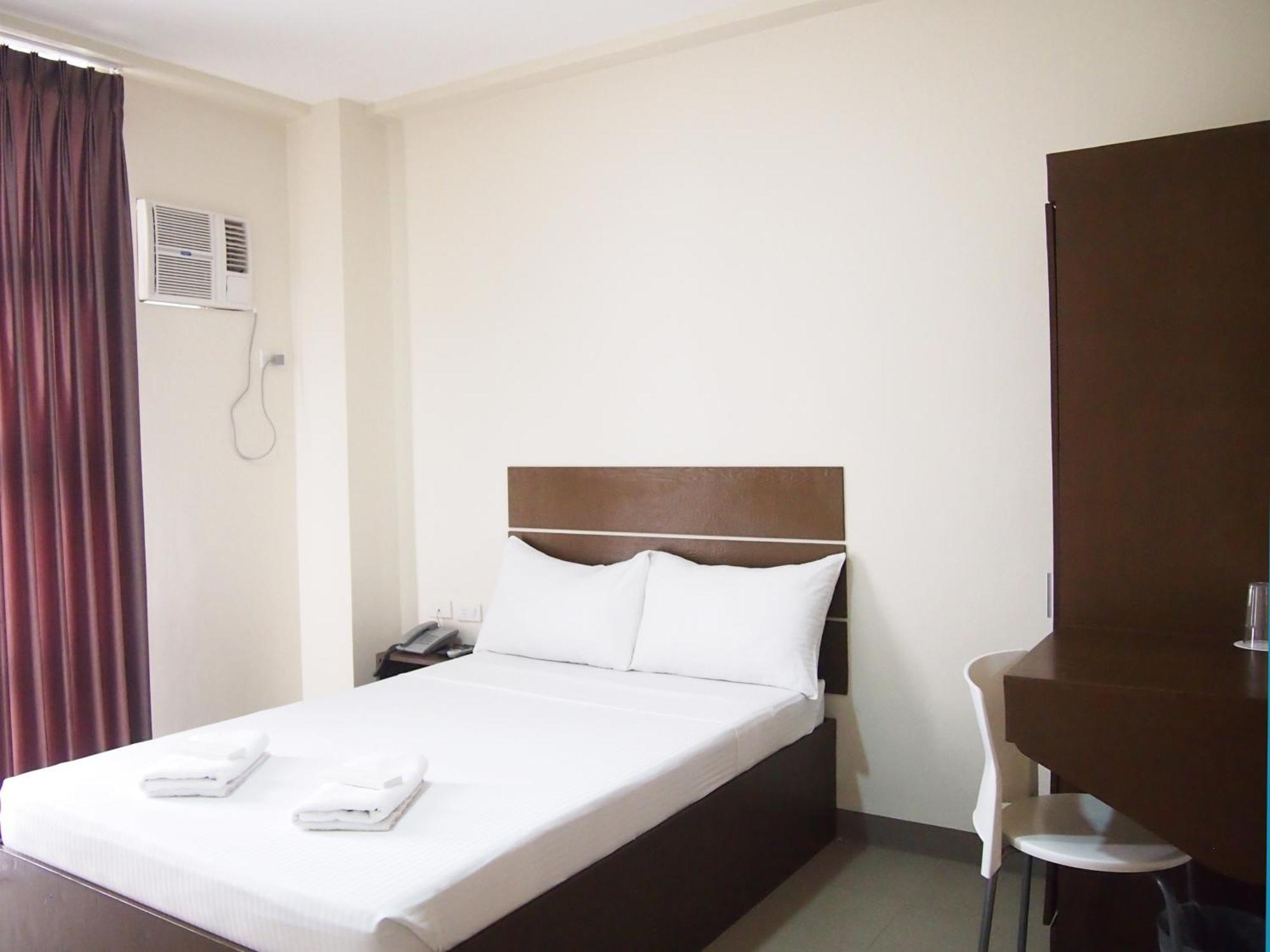 Emerald Suites Cdo Cagayan de Oro Room photo