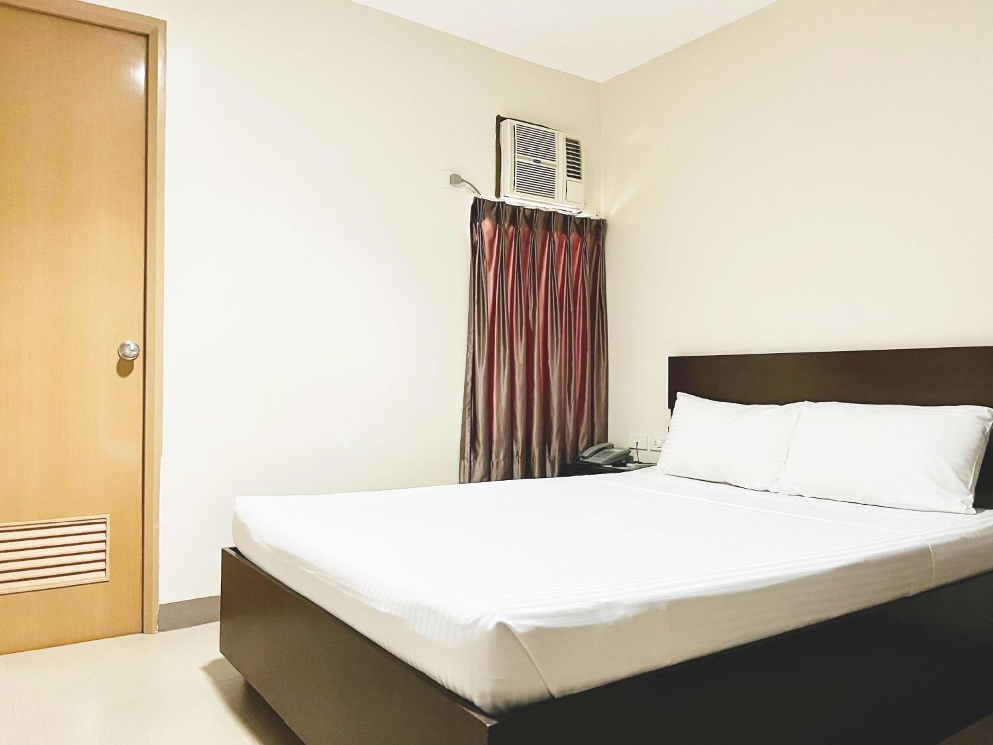 Emerald Suites Cdo Cagayan de Oro Room photo