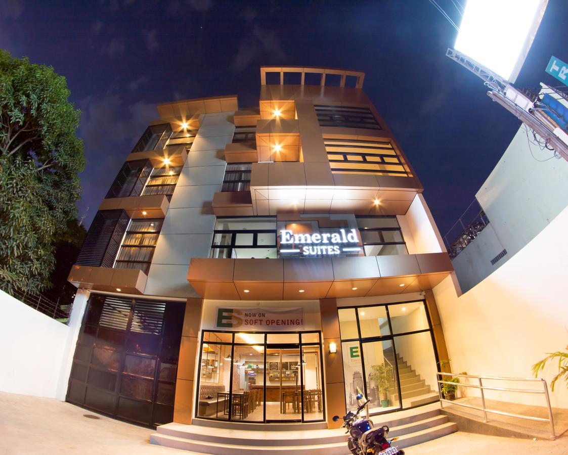 Emerald Suites Cdo Cagayan de Oro Exterior photo