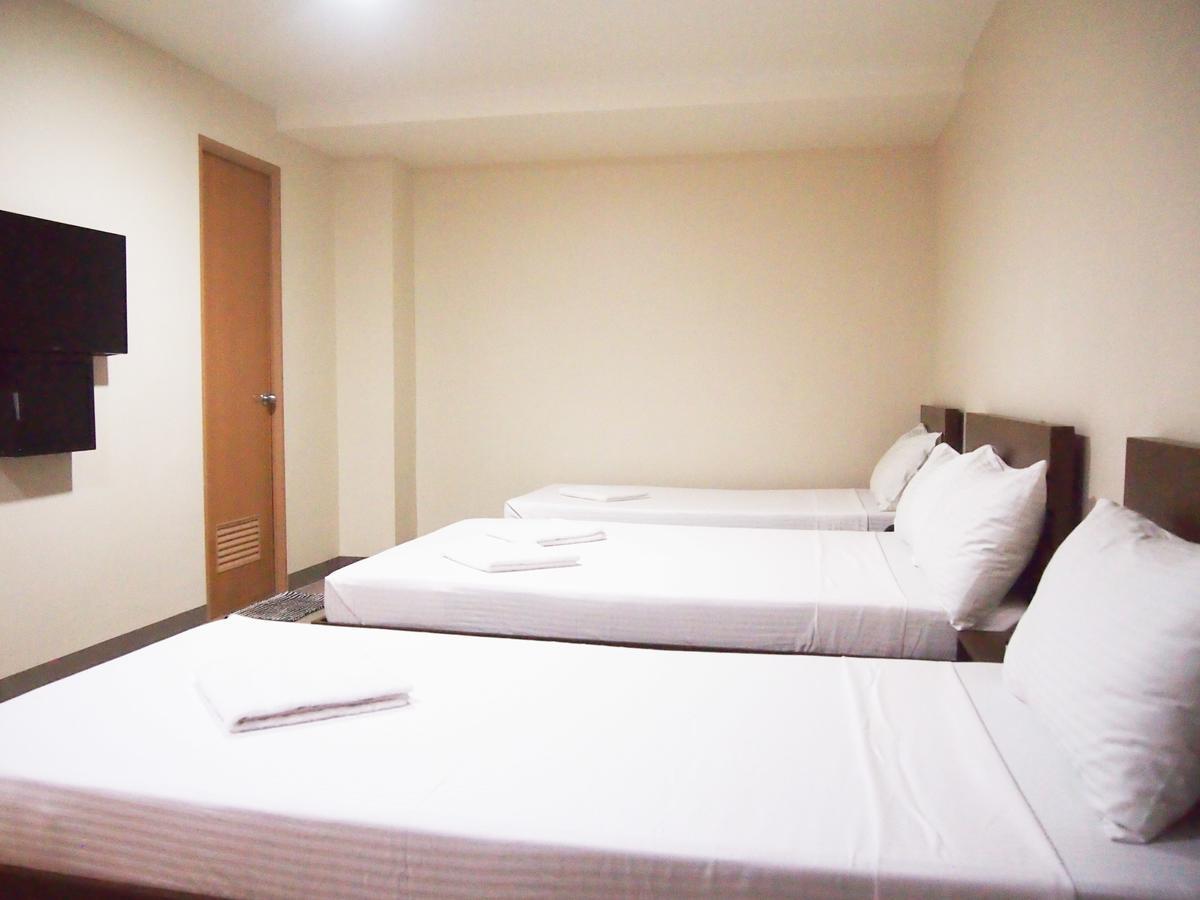 Emerald Suites Cdo Cagayan de Oro Room photo