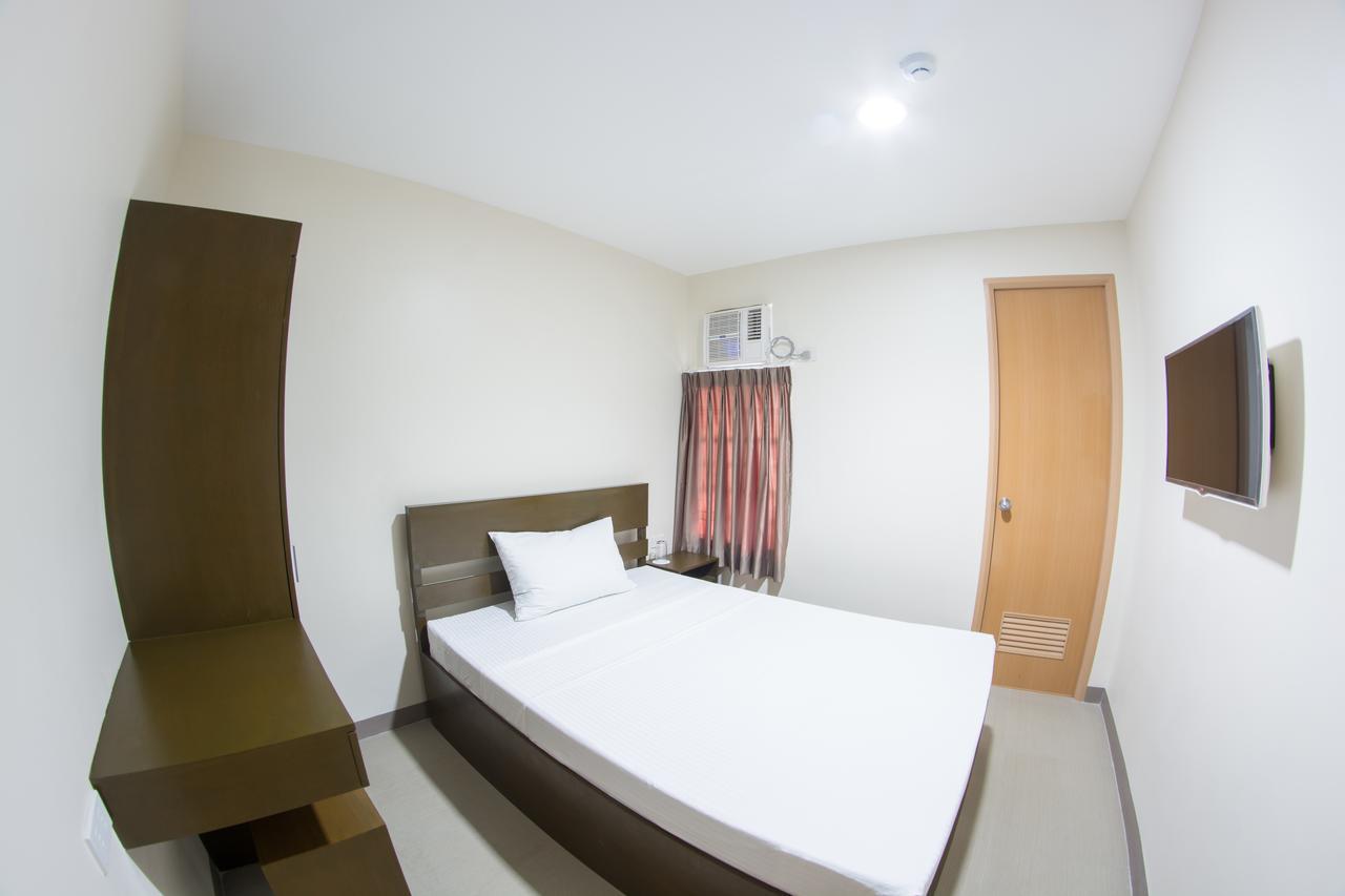 Emerald Suites Cdo Cagayan de Oro Room photo