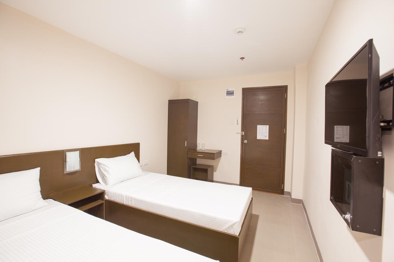 Emerald Suites Cdo Cagayan de Oro Room photo